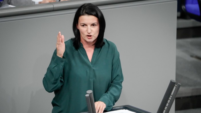 Parteienfinanzierung: "Augen zu und durch ist keine gute Strategie": Die Erste Parlamentarische Geschäftsführerin der Grünen, Irene Mihalic, plädiert für ein Stiftungsgesetz.