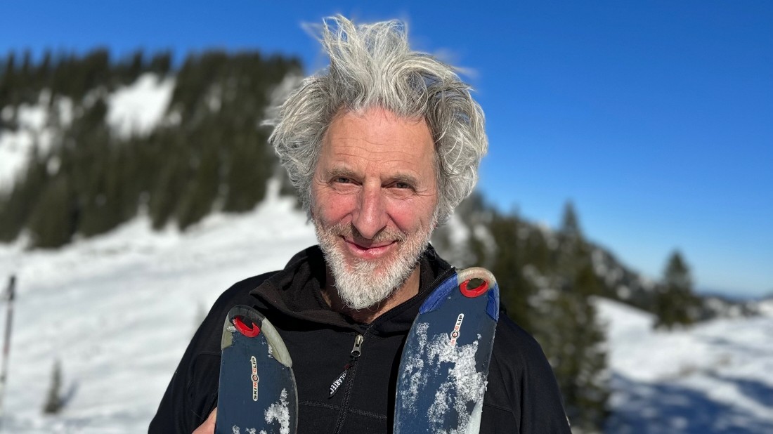 On a ski tour with actor and voice actor Rufus Beck – Society