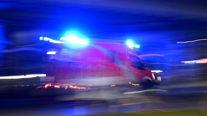 Schwerer Unfall in Neufahrn: Ein 23-jähriger Autofahrer ist am Donnerstagnachmittag bei Mintraching tödlich verunglückt.