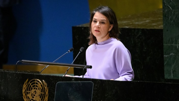 UN-Resolution: "Wir haben diesen Krieg nicht gewählt": Annalena Baerbock am Donnerstagabend vor den Vereinten Nationen.