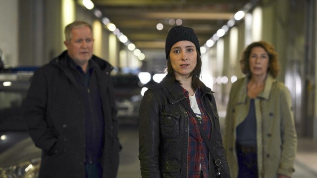 Tatort from Vienna: Meret Shame (Christina Scherrer, center) is the secret narrator of this "crime scene".