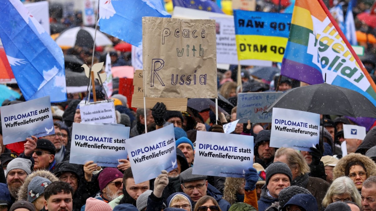 Berlin: Thousands of participants in demo for negotiations with Russia – politics