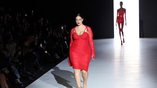 Laufstege von New York bis Paris: Auch Ashley Graham lief dieses Jahr für Dolce & Gabbana in Mailand. Sie bleibt jedoch eine Ausnahme im Magerkosmos der Fashion Weeks weltweit.