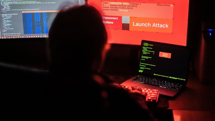 Angriff auf Gesundheitswesen: Attacke aus dem Netz: Die Furcht vor einem kriminellen Cyberangriff bleibt eine große Sorge für Manager und Sicherheitsfachleute.
