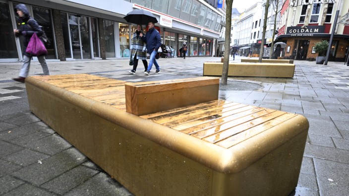 Goldene Bänke: Viele Wuppertaler haben sich mehr öffentliche Sitzgelegenheiten zum Verweilen gewünscht. Aber solche?