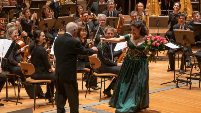 Klassik: Cecilia Bartoli und Daniel Barenboim nach ihrem gemeinsamen Auftritt in der Berliner Philharmonie.