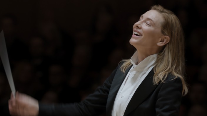 "Tár" im Kino: "Maestra" will sie nicht genannt werden: Cate Blanchett als Chefdirigentin Lydia Tár.