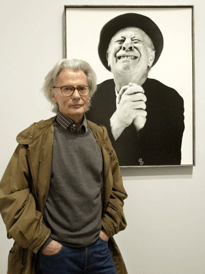 Richard Avendon 2002 in New York vor seiner Aufnahme des Schauspielers Bert Lahr, AP