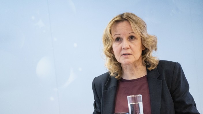 Steffi Lemke gegen Volker Wissing: Deutschland solle "auf europäischer Ebene verlässlich agieren und sich an getroffene Zusagen halten", sagt Steffi Lemke - und meint Verkehrsminister Wissing.