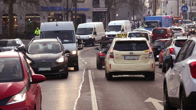 Münchner Verkehrsgesellschaft: Auch auf den Straßen macht sich der Streik im öffentlichen Nahverkehr bemerkbar.