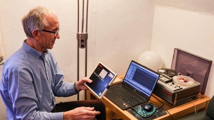Ukrainer in Dachau: Professor Myron Cherepanyn arbeitet in seinem Quartier in Dachau an der Digitalisierung des Rundfunk-Archives der Ukrainischen Freien Universität München.