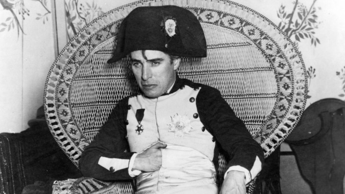 Dem Geheimnis auf der Spur: Auf Kostümfesten verkleidete sich Charlie Chaplin gerne als Napoleon.