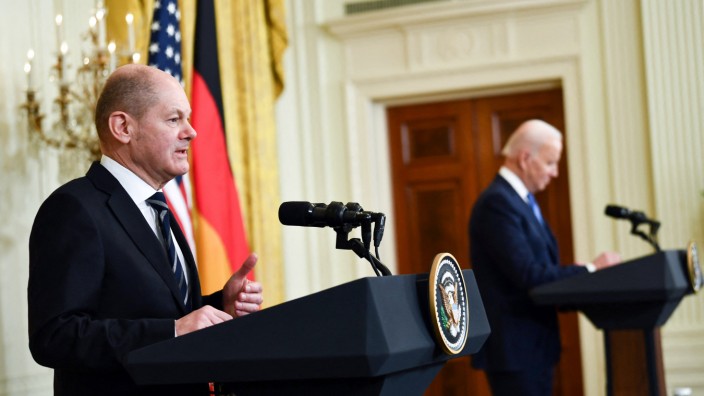 USA und Deutschland: "Joe Biden ist ein sehr erfahrener und kluger Politiker": Bundeskanzler Olaf Scholz (links) bei seinem Besuch im Weißen Haus vor etwas mehr als einem Jahr.