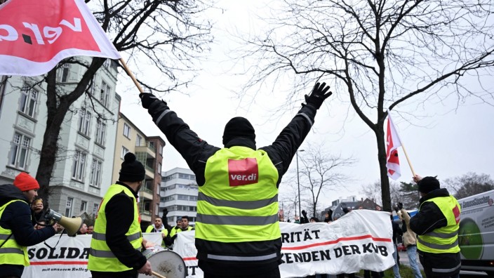 Gewerkschaften: Verdi-Mitglieder demonstrieren in Köln: ein politischer Streik?