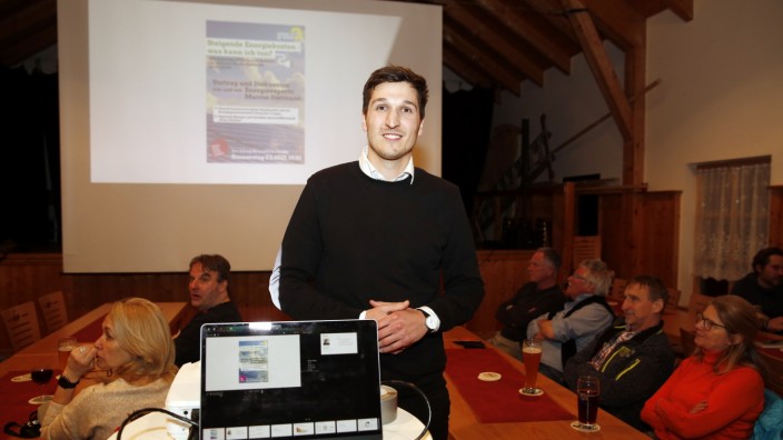 Veranstaltung der Grünen in Icking: Marcus Dietmann berät Bürger zu Energiefragen.