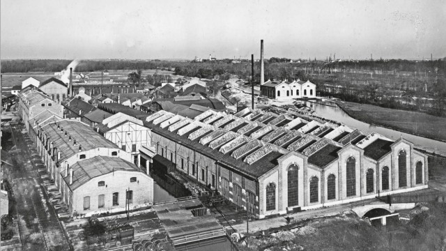 Ausstellung im Isartor: In der Lokomotiven-Fabrik Maffei in der Hirschau (um 1900) wurden auch Dampfschiffe gebaut. Das Fabrikgebäude wurde vor Jahrzehnten bereits abgerissen.