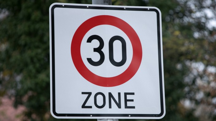Verkehr: Tempo-30-Zonen - die einen empfinden sie als Segen, die anderen als Gängelung.