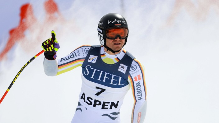 Ski alpin: Fingerzeig: Andreas Sander ist kein Fahrer für große Gesten - aber sein Super-G in Aspen steht auch so für sich.