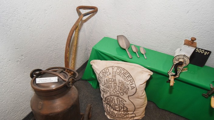 Freizeit: Utensilien, die man früher für die Verarbeitung der geernteten Pefferminze in Eichenau benutzte. Wer das Museum besucht, kann frisch gebrühten Minztee verkosten.