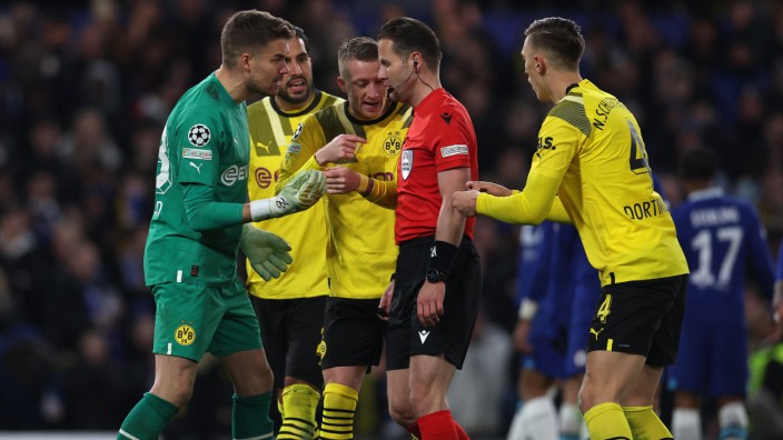 Champions League: Arrogant! Selbstdarsteller! Skandal - Dortmunds Wut auf Schiedsrichter Danny Makkelie drückte sich in drastischen Worten aus.