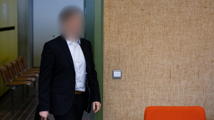 Prozess um Münchner Polizeiskandal: Ein suspendierter Polizist musste sich am Donnerstag vor dem Amtsgericht verantworten.