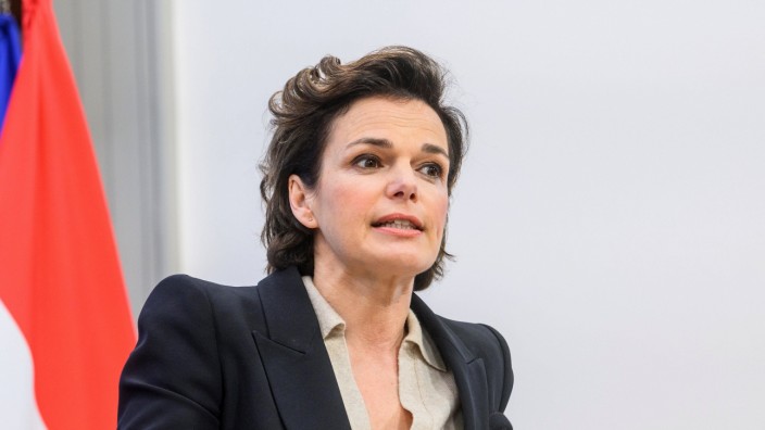 Österreich: Pamela Rendi-Wagner, 51, ist die erste Frau an der Spitze der Sozialdemokraten in Österreich.
