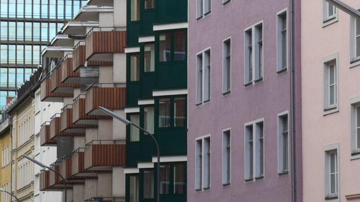 Mietspiegel 2023: Wohnen in München: Mieter und Mieterinnen müssen im Durchschnitt 21 Prozent mehr bezahlen als noch vor zwei Jahren. Das ist die höchste Steigerung in der Geschichte des Mietspiegels.