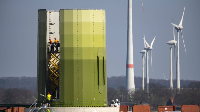 Staatsgeld: Bau einer Windkraftanlage bei Kerken, Kreis Kleve in Nordrhein-Westfalen.