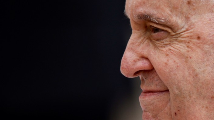 Zehn Jahre Pontifikat: Papst Franziskus während der wöchentlichen Audienz auf dem Petersplatz. Vielen ist er ein Rätsel.