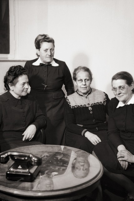 Das Politische Buch: Die Mütter des Grundgesetzes (von links): Frieda Nadig, Elisabeth Selbert, Helene Weber und Helene Wessel.