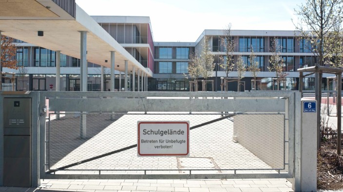 Nach Sachbeschädigung in Schule: Vor den Faschingsferien war die Karlheinz-Böhm-Schule in Vaterstetten Opfer von Vandalismus geworden, nun hat die Polizei Verdächtige ermitteln können.