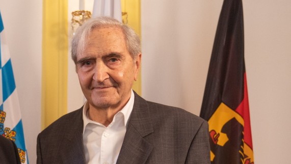 Fünf für München: Ernst Dieter Dickmanns, ehemaliger Professor der Universität der Bundeswehr München, hat das Bundesverdienstkreuz 1. Klasse bekommen.