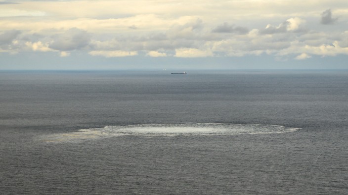 Pipeline-Sabotage: Das Nord-Stream-2-Gasleck in der Nähe der dänischen Insel Bornholm war auch Tage nach den Explosionen noch gut aus der Luft zu sehen.