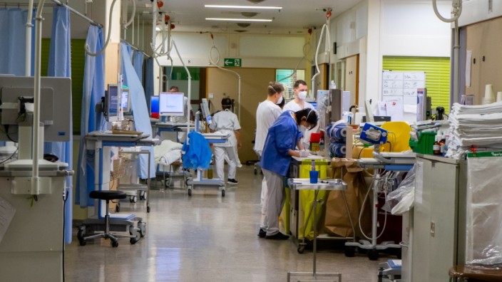 Delir: Ungewohnte Umgebung, Angst vor Kontrollverlust: 400 Patienten bekommen nach einer Operation auf der Intensivstation der München Klinik Bogenhausen jährlich ein Delir.