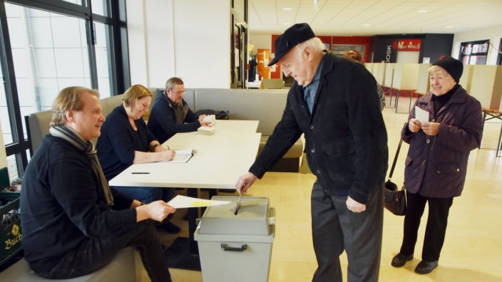 Fürstenfeldbruck: Nicht einmal die Hälfte der Fürstenfeldbrucker Wahlberechtigten haben im ersten Wahlgang ihre Stimme abgegeben.