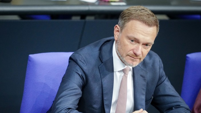 Bundeshaushalt: Bundesfinanzminister Christian Lindner (FDP) kann noch keinen Haushalt für 2024 vorlegen.