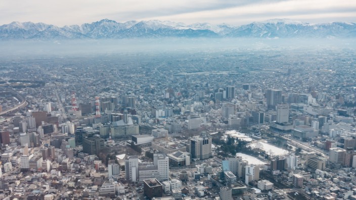 Stadtentwicklung Japan: Die Bombenangriffe des Zweiten Weltkrieges zerstörten Toyama - heute ist es eine moderne Stadt 250 Kilometer von Tokio entfernt.