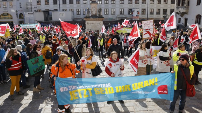 Demonstration mit 1000 Teilnehmenden: Um die tausend Teilnehmende kamen zur Kundgebung auf den Marienplatz.