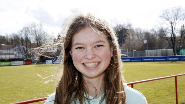 Rhetorik-Wettbewerb: Daheim am Fußballplatz: Die junge Paulina Ott hat aber auch Talent, was das Debattieren angeht.