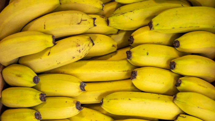 Null Acht Neun: Was macht ein Mensch mit so vielen Bananen?