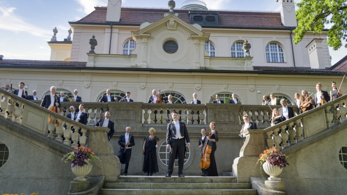 Renommierte Reihe: Haydn, Mozart und mehr spielen die "Bad Reichenhaller Philharmoniker" im Historischen Rathaussaal von Wasserburg.