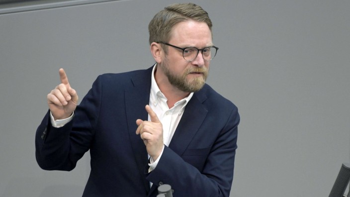 Bundestag: "Ihre bigotte Arroganz ist unübertroffen": Der Parlamentarische Geschäftsführer der Linken, Jan Korte, hat die Ampelkoalition scharf kritisiert.