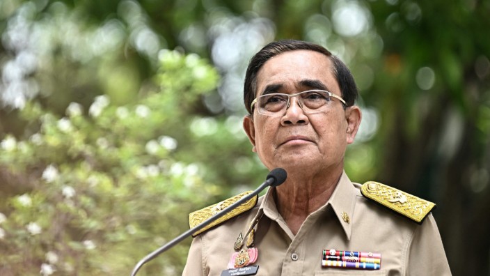 General Prayut Chan-o-cha war 2014 durch einen Putsch an die Macht gekommen und wurde 2019 in einer halbdemokratischen Wahl als  Premierminister bestätigt.