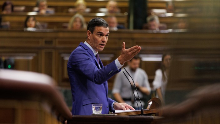 Spanien: Pedro Sánchez fühlt sich in der Parlamentsdebatte am Dienstag gezwungen, auf die Vorwürfe von Vox zu reagieren.