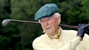 Demographie: Alfred Koch spielt mit 98 Jahren noch Golf.