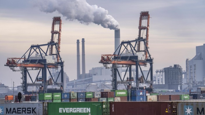 Europäische Union: Container-Terminal in Rotterdam: Die EU definiert ihre Wirtschaftspolitik neu.