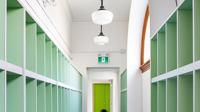 Interiordesign: Kindergarten mit Laminatverkleidung in Toronto, entworfen vom Designstudio Uoai.