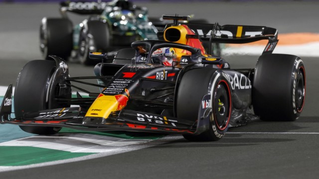 Formel 1: "Alle sind glücklich, aber ich bin nicht glücklich. Ich bin nicht hier, um Zweiter zu werden": Weltmeister Max Verstappen auf dem Weg zum zweiten Platz im Grand Prix von Saudi-Arabien.