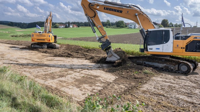 Netzausbau: So wie beim Erdkabel in Tann im Landkreis Rottal-Inn soll nach dem Abschluss der Bauarbeiten nichts mehr zu sehen sein.