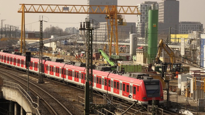 München: Beim Bau der zweiten Stammstrecke war bislang von 7,2 Milliarden Euro Kosten die Rede - aufgrund der Teuerung könnten es nun 8,5 Milliarden Euro werden.